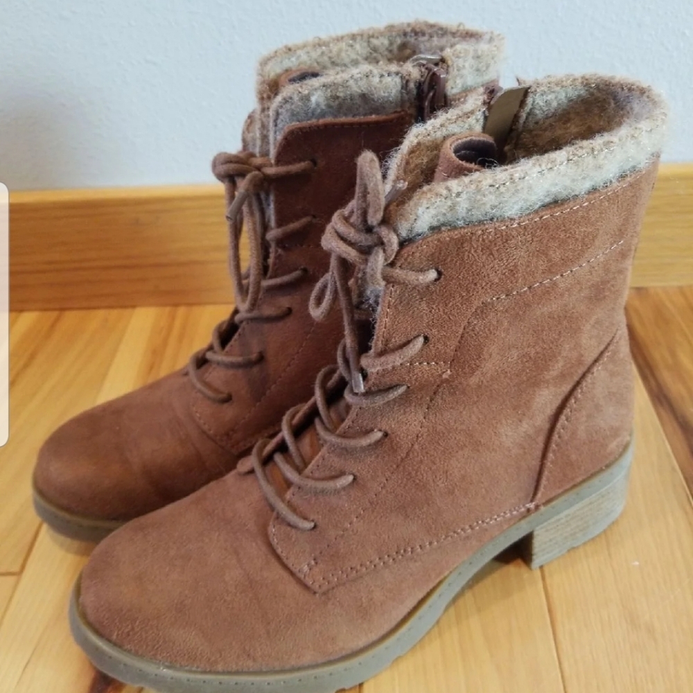 Women's Mossimo Boots-Size 6